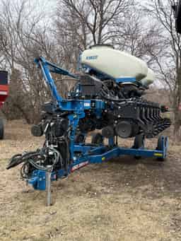 2023 Kinze 3505 Bulk Fill, True Speed Blue Drive 8/15 Planter