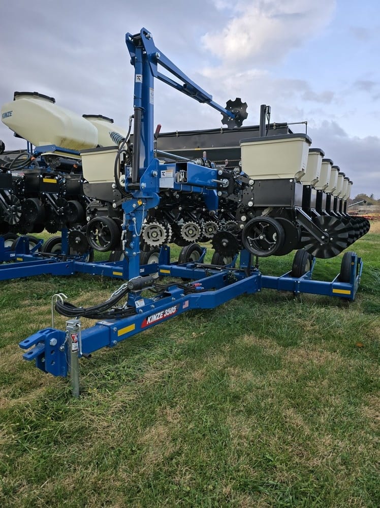 Kinze 3505 8/15 Planter 9999