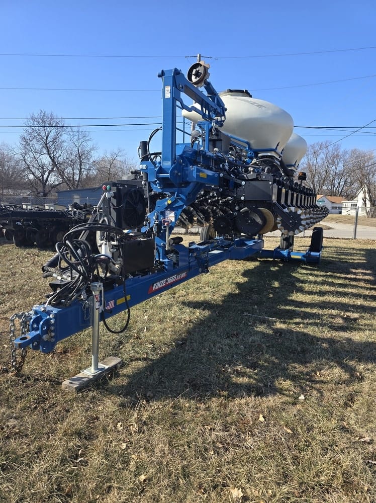 Kinze 3665 Blue Drive True Speed Planter 7537
