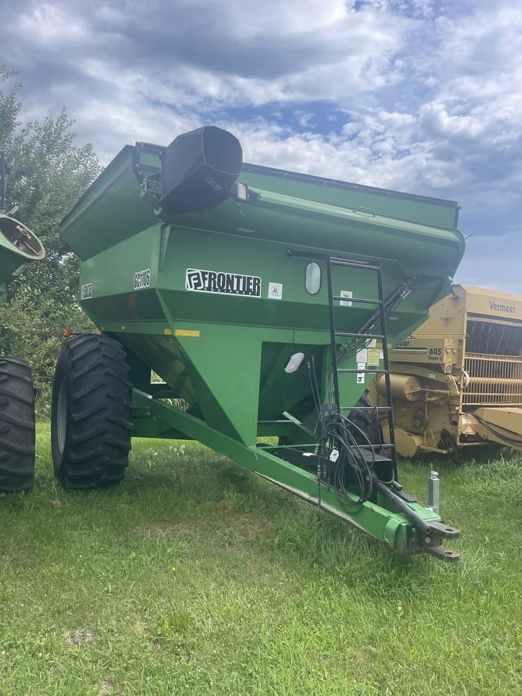 Frontier 1106 graincart