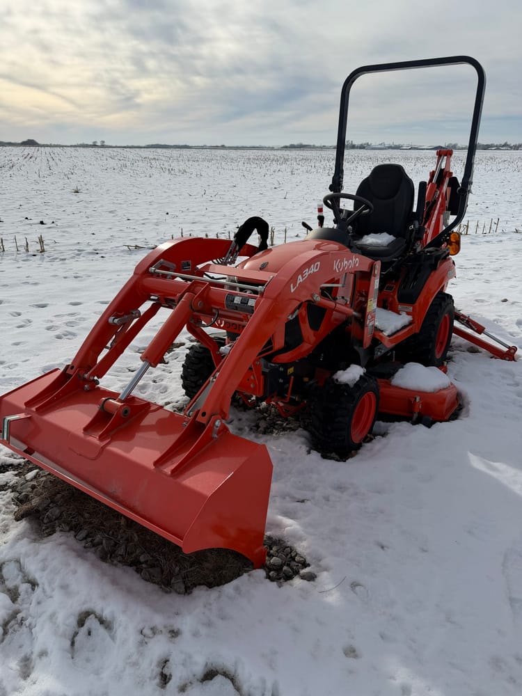 Kubota BX23S W/ Loader and Backhoe 9212