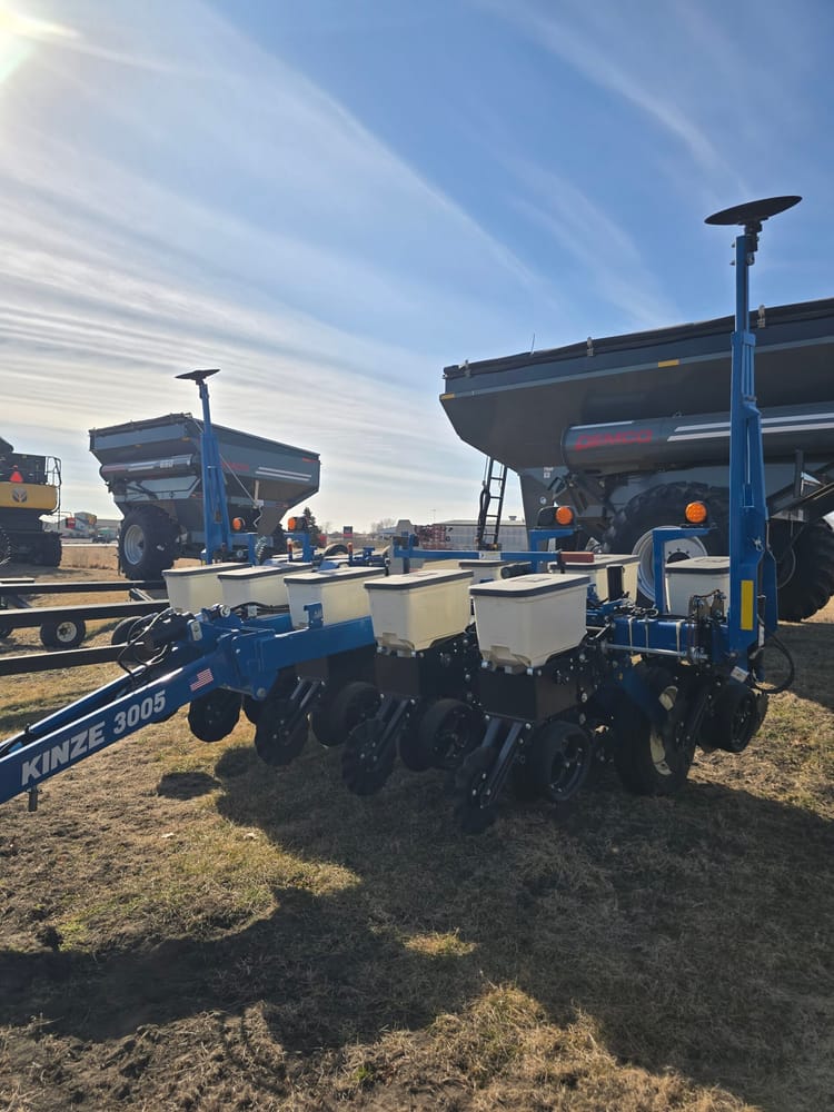 Kinze 3005 6 row interplant 8348