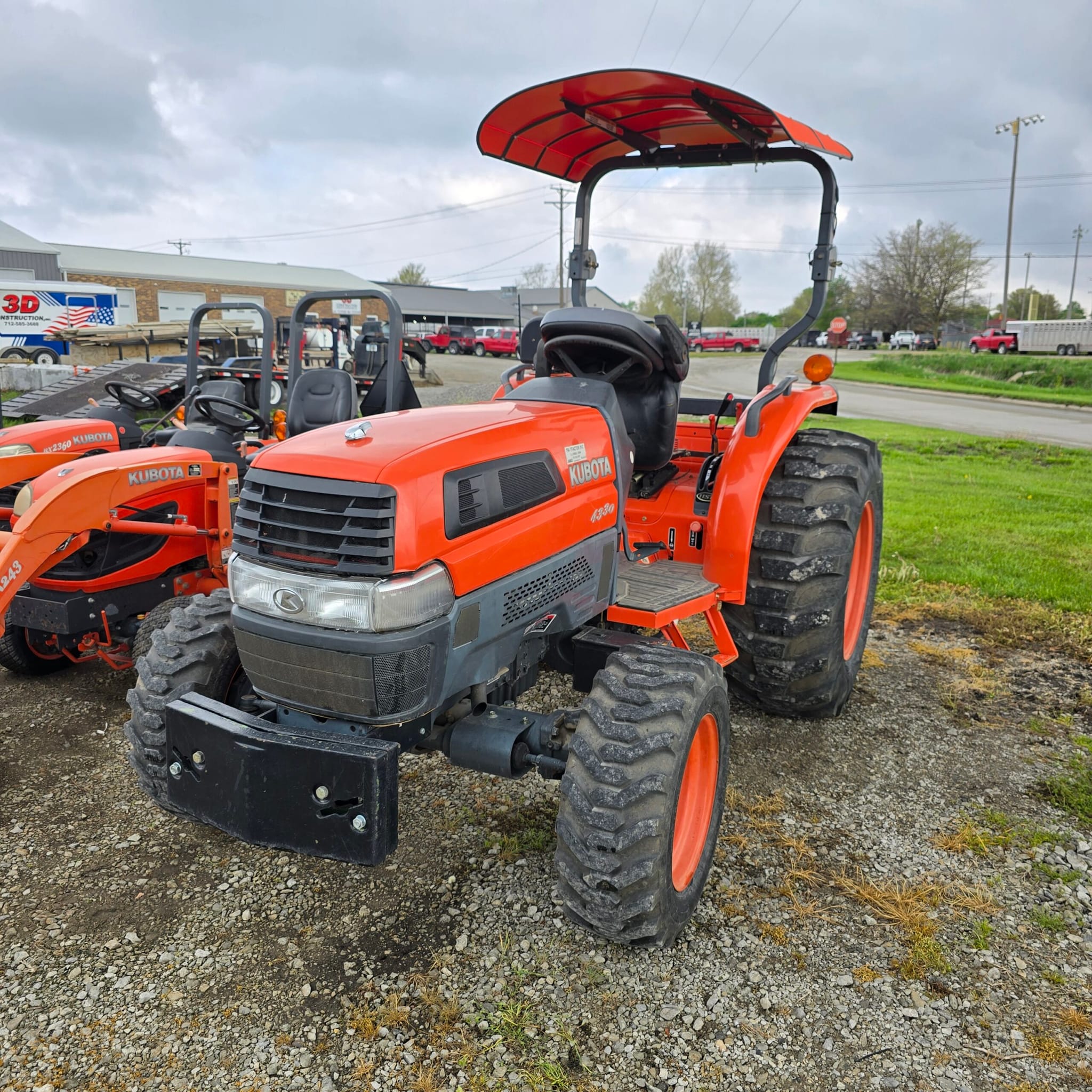 Kubota L4330 MFWD Tractor 6074