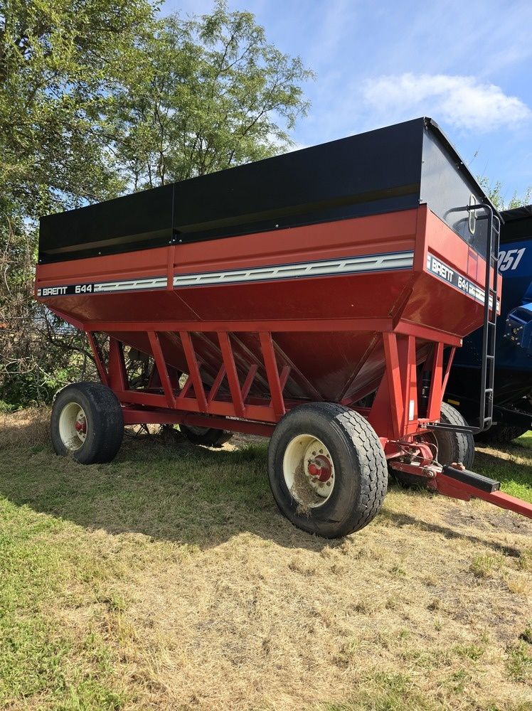 Brent 644 Gravity Wagon 0159
