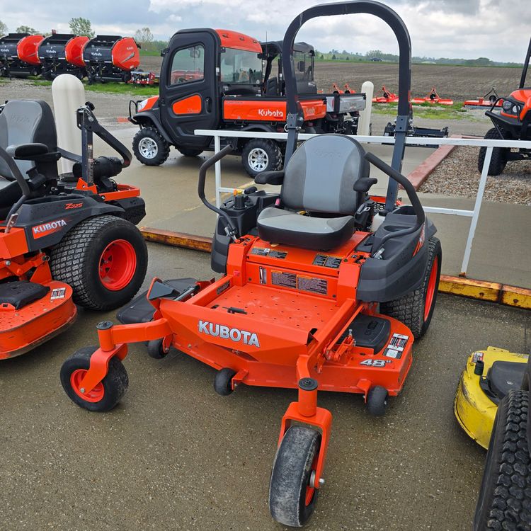 Kubota Z411 48″ Zero Turn 0029