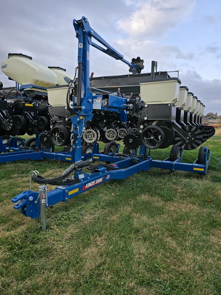 Kinze 3505 8/15 Planter 9999 - Whipp Sales and Service